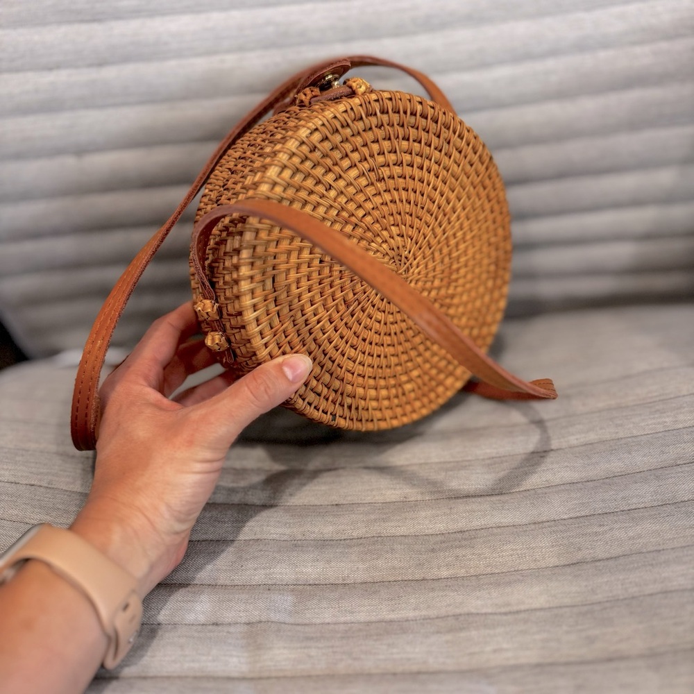Rattan circle crossbody straw purse NWOT